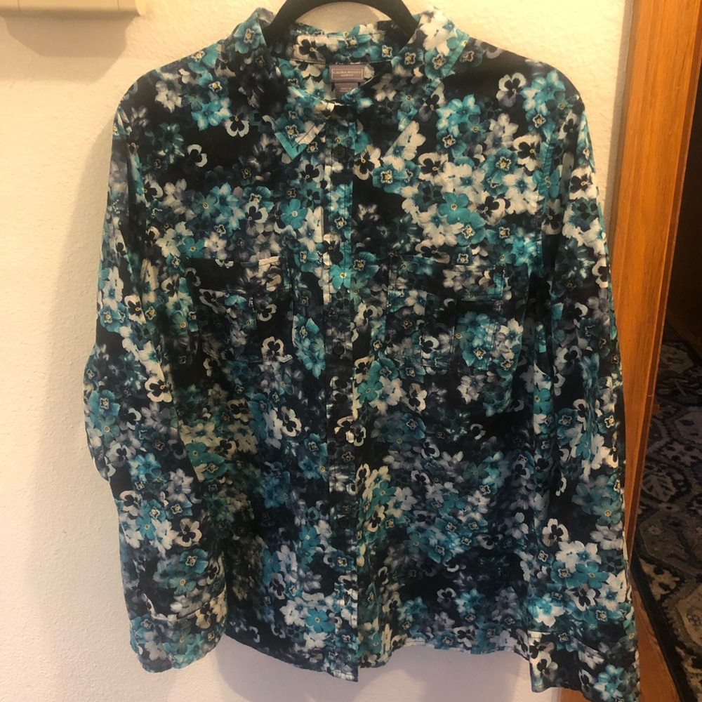 Floral button blouse - Picture 2 of 4
